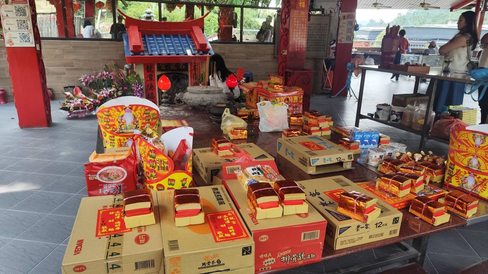 致癌油風暴掃到神明! 南投「泡麵土地公」緊急下架3款結緣品
