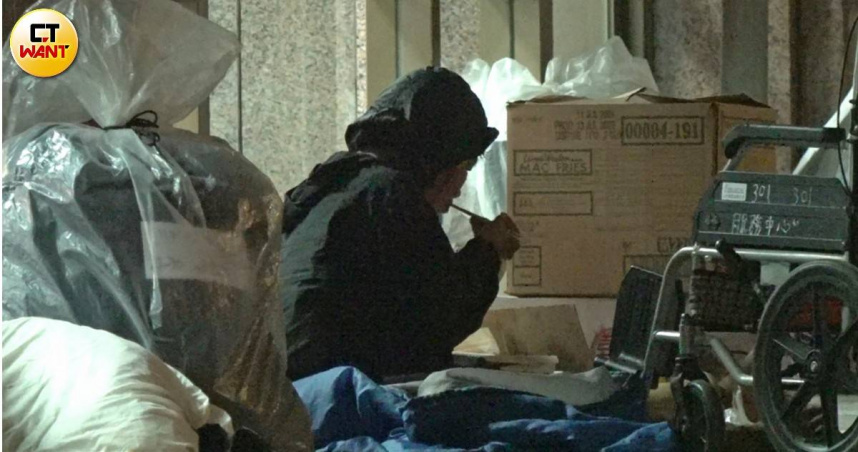 回不了的家2/有家為何寧可睡街頭? 精神醫師與社工聯手揭密