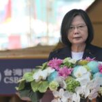 【國造潛艦下水2】為海鯤艦擲瓶命名　蔡英文籲朝野支持後續潛艦建造