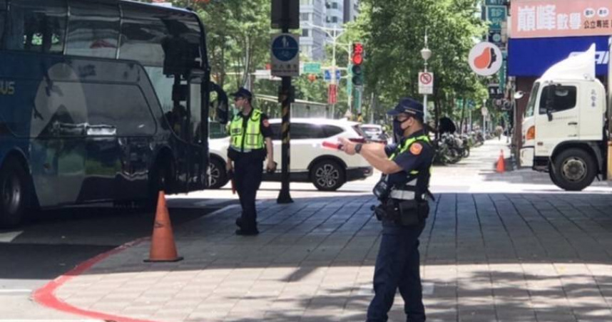 提前因應中秋連假人、車潮 大安警加派重點交崗疏導