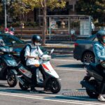 騎車鐵齒未防曬　他手臂長疹光過敏
