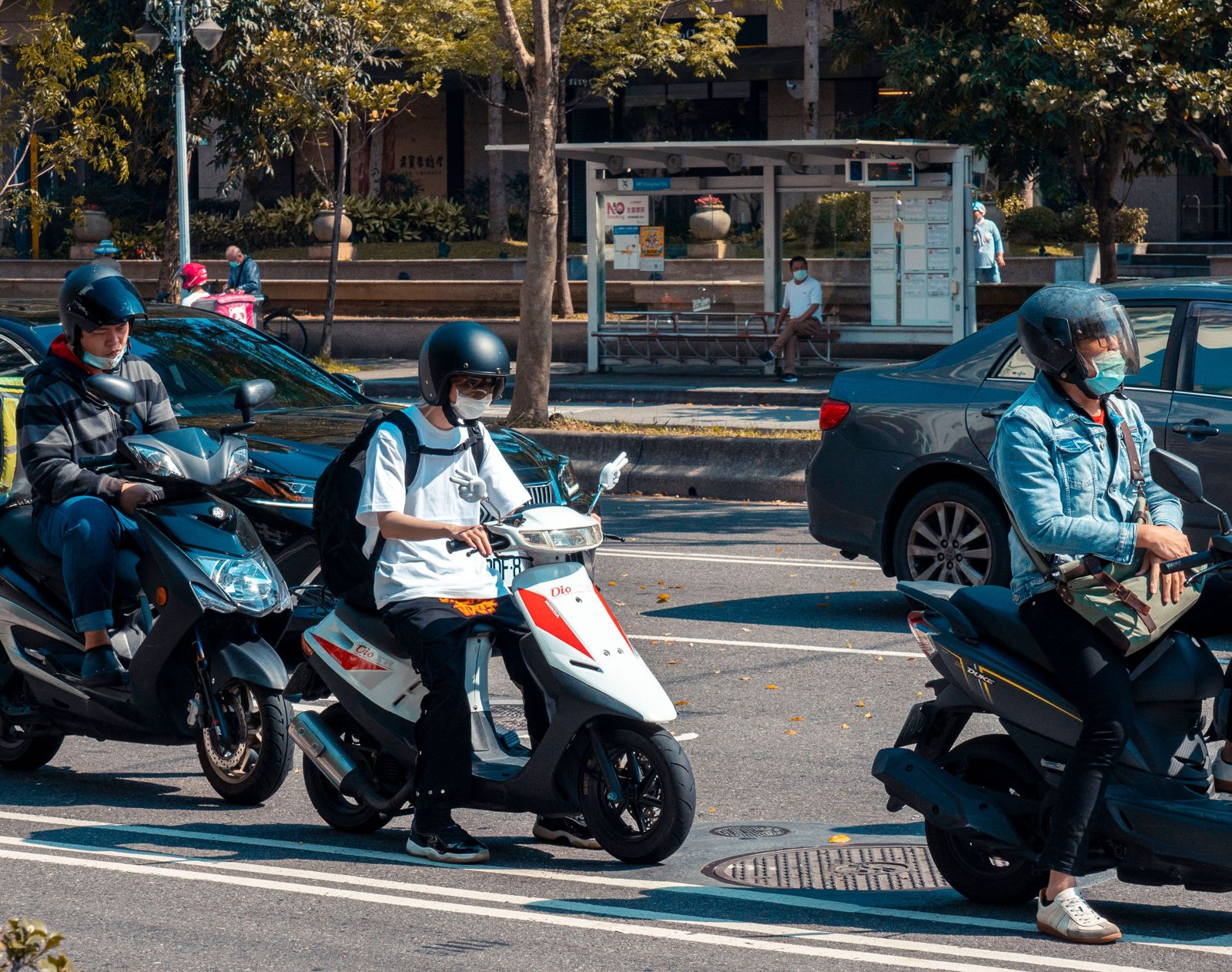 騎車鐵齒未防曬 他手臂長疹光過敏