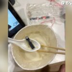 太離譜！宵夜吃到最後傻眼　鍋底竟躺一顆「3號電池」