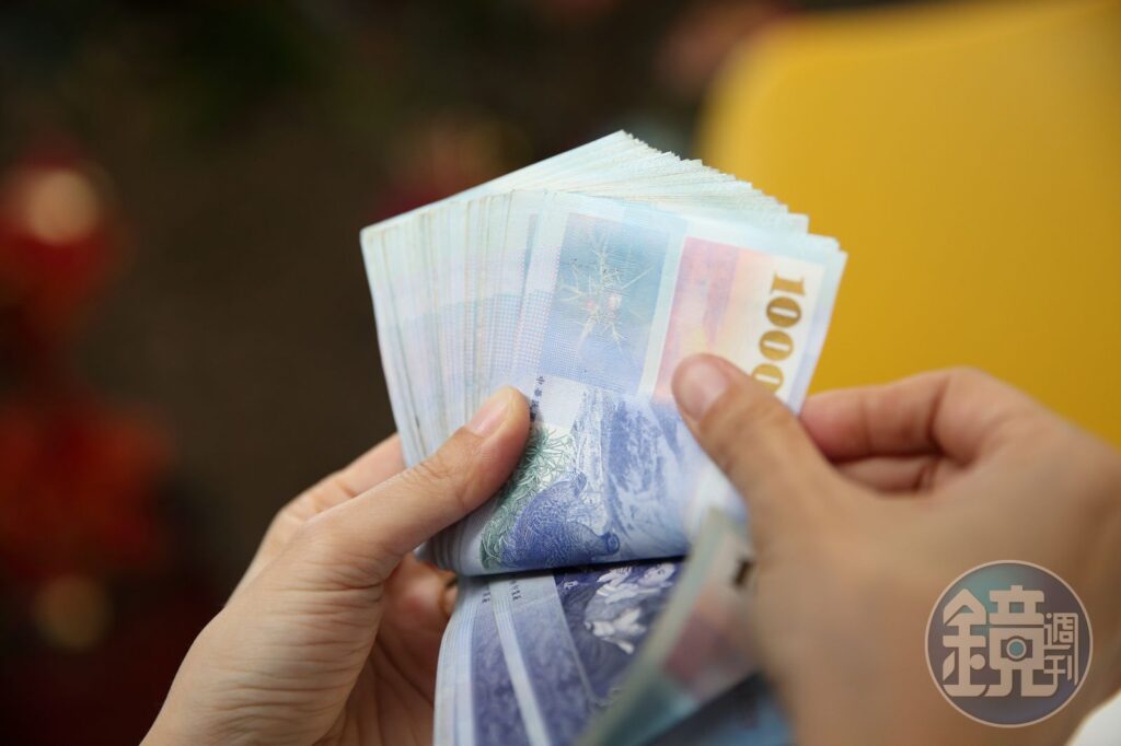 他薪水4萬月底只剩4000元　網見關鍵支出：打腫臉充胖子