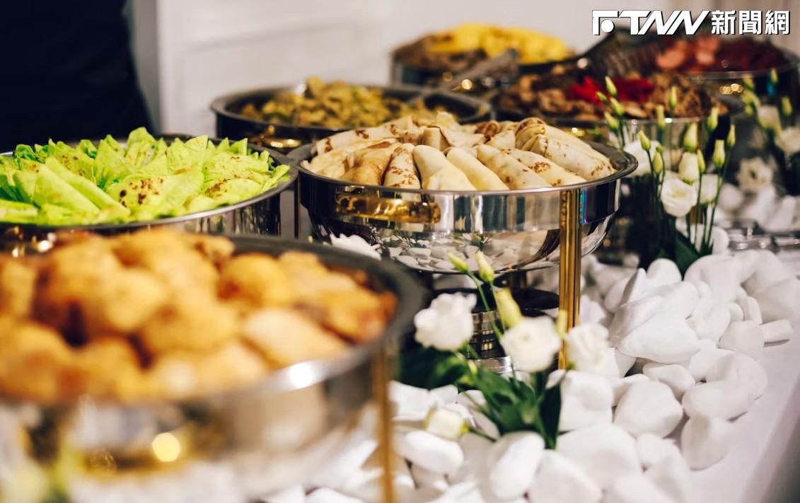 阿嬤1人吃高檔Buffet「只拿這幾道菜」！財經作家：不到那個財力別給建議
