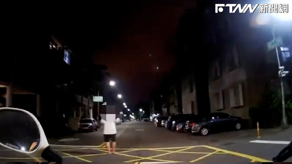 影/走在馬路中央員警好意關心 竟發現是通緝犯