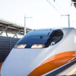 搭高鐵手機掉軌道！男失控吼保全「跳下去幫我檢」引網怒：應終身禁搭高鐵
