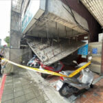 北市重慶北路天花板整片崩落　3機車慘被壓