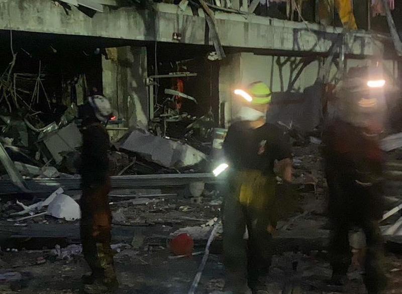 【屏東工廠爆炸】發現疑消防員骨骸!夜間視線不良「搜救暫停」 今上午繼續搜尋工作