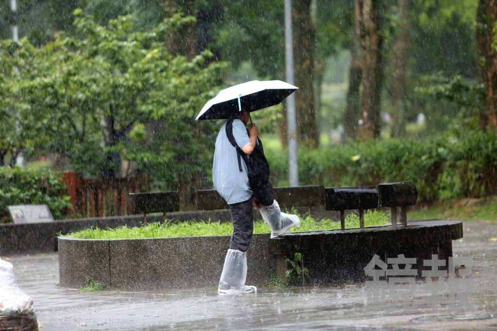 北北桃基11縣市大雨特報！　氣象署再針對雙北發山區暴雨警示