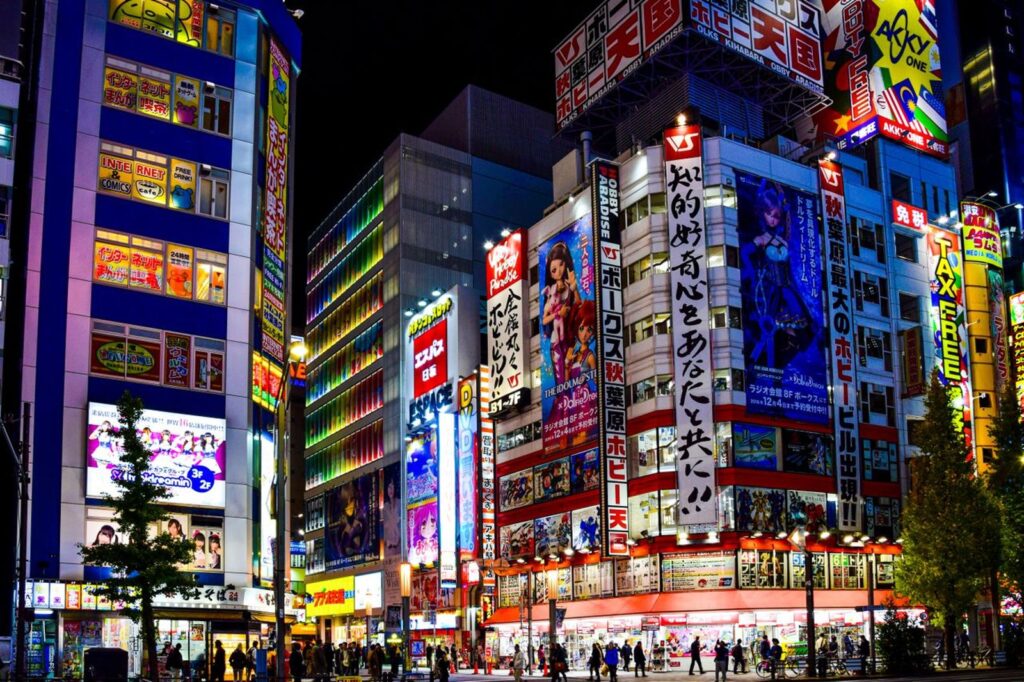 被誇帥別高興！日網友曝「女僕店殘酷真相」　網崩潰：雙重打擊