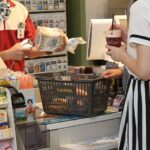 冷藏櫃驚見0元飲品 超商店員看後嚇壞急喊:這不能賣
